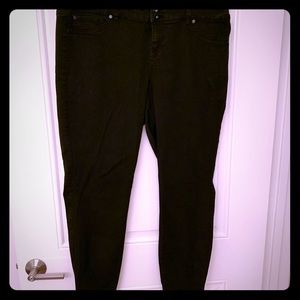 Super cute black skinny jeans